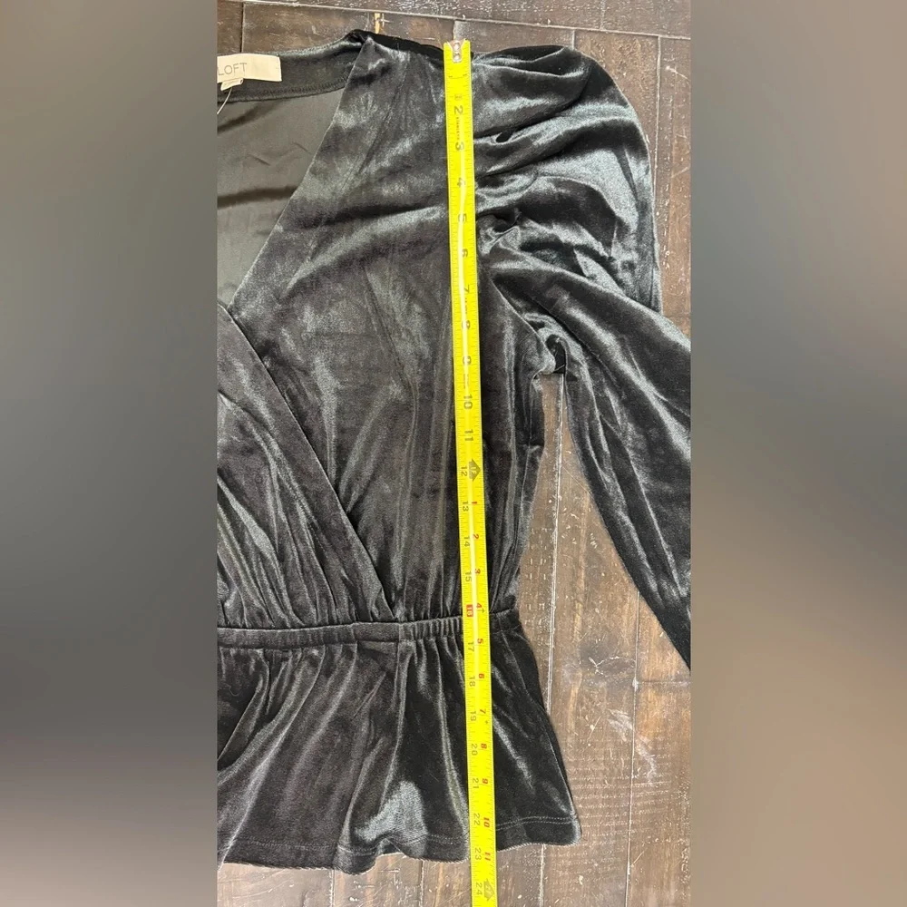 NWT LOFT | Velour Wrap Top Puff Sleeve Solid Black Size Medium